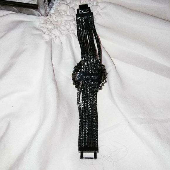 Jewelmint 💎Statement 💐Bracelet - Picture 7 of 8